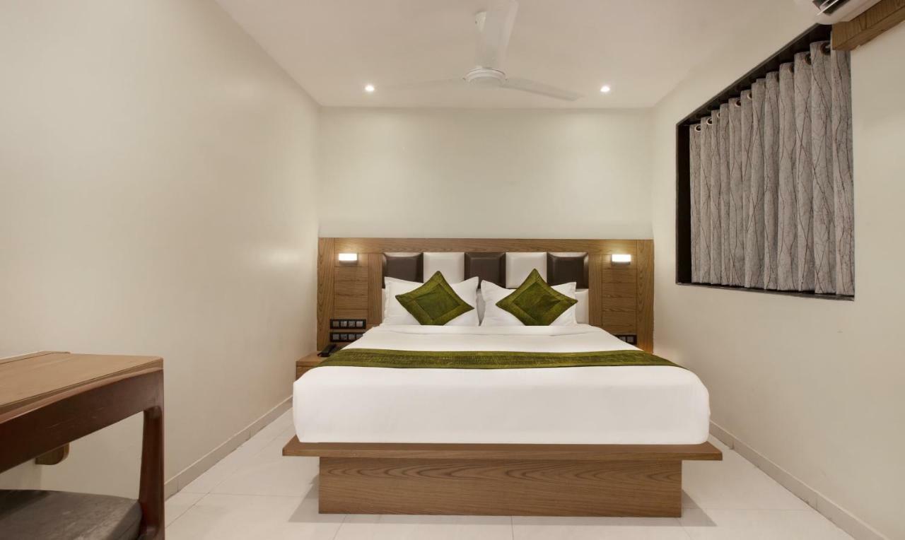 Hotel Residency Park Мумбаи Экстерьер фото