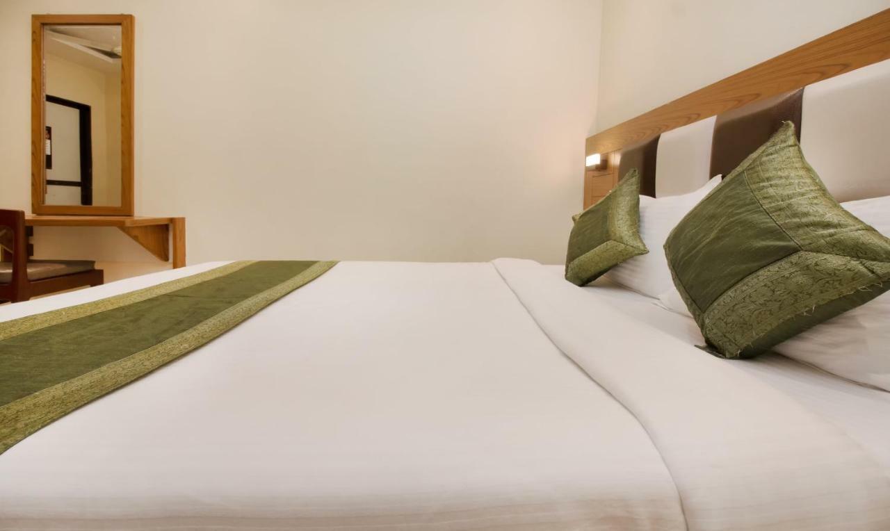 Hotel Residency Park Мумбаи Экстерьер фото