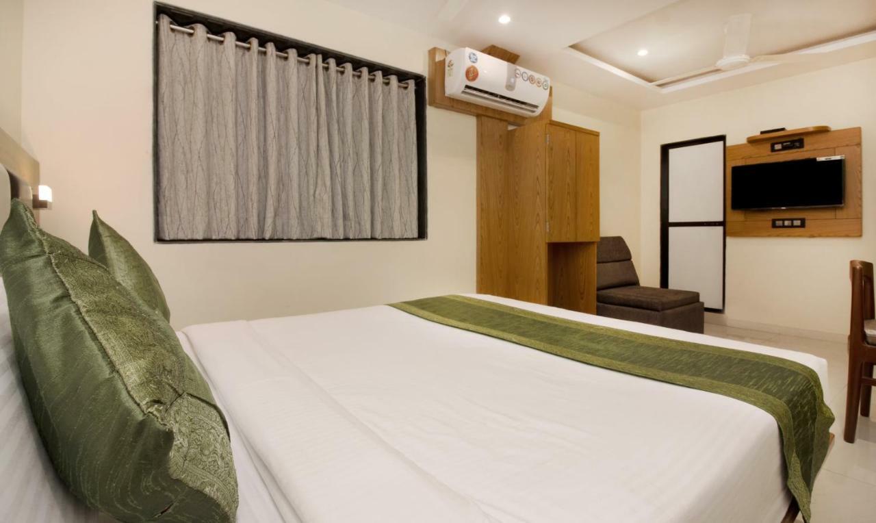 Hotel Residency Park Мумбаи Экстерьер фото