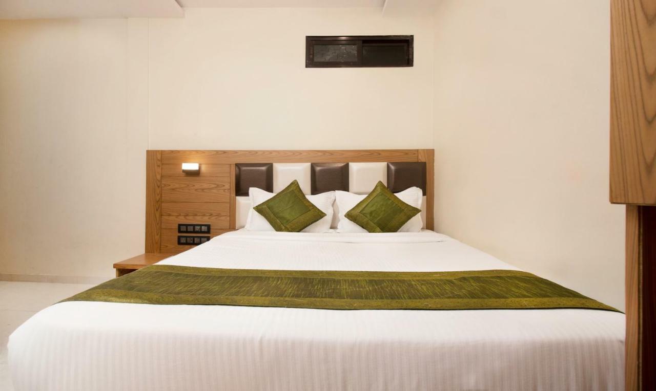 Hotel Residency Park Мумбаи Экстерьер фото
