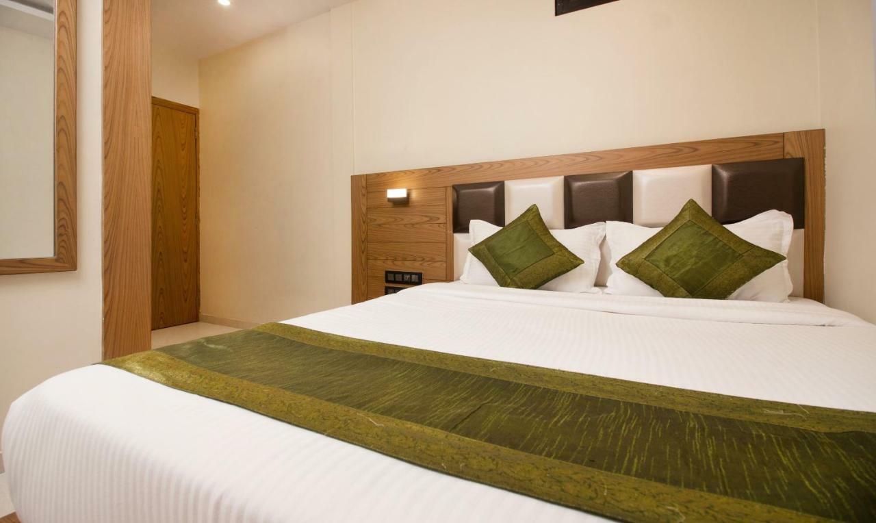 Hotel Residency Park Мумбаи Экстерьер фото