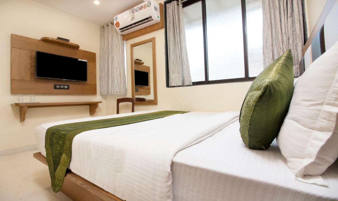 Hotel Residency Park Мумбаи Экстерьер фото