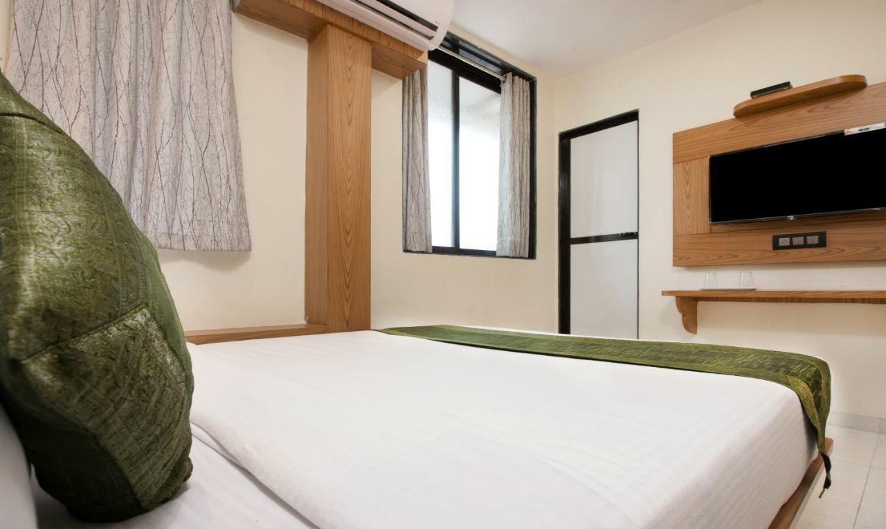 Hotel Residency Park Мумбаи Экстерьер фото