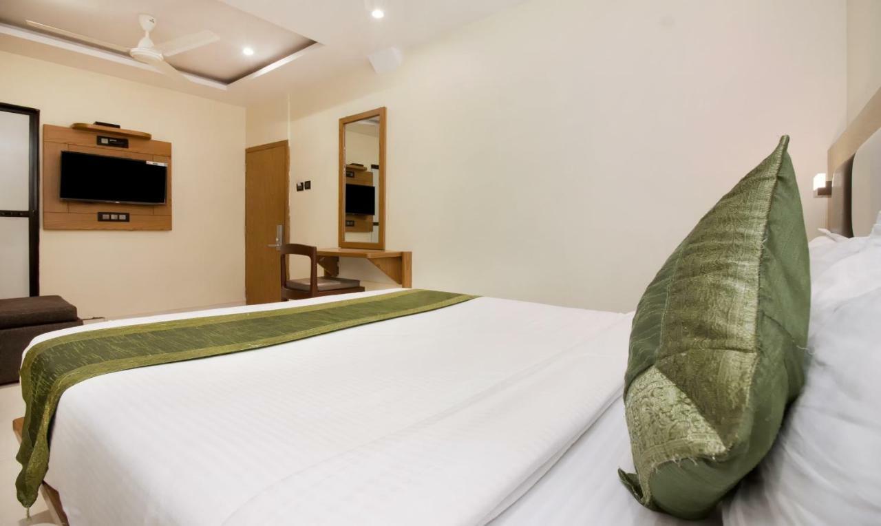 Hotel Residency Park Мумбаи Экстерьер фото